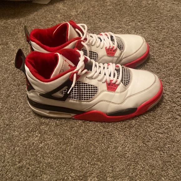 JORDAN 4's FIRE RED